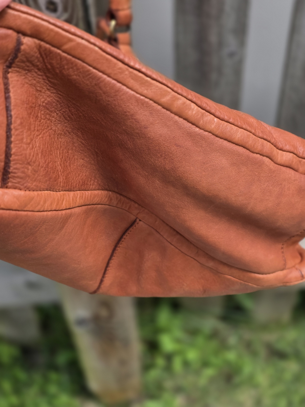 Women's Marta Ponti Leather Hobo Bag in Cognac. BRAND NEW! - Picture 3 of 7